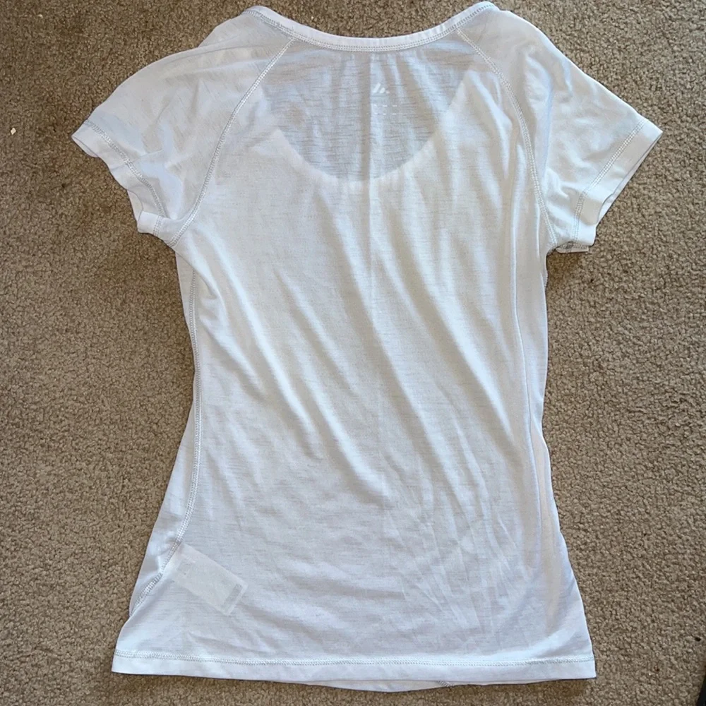 Women’s White Adidas Scoop Neck Athletic Workout t-shirt short sleeve